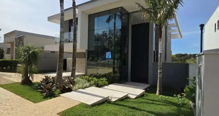 Casa à Venda em Condomínio Alphaville 3 - 4 suítes
