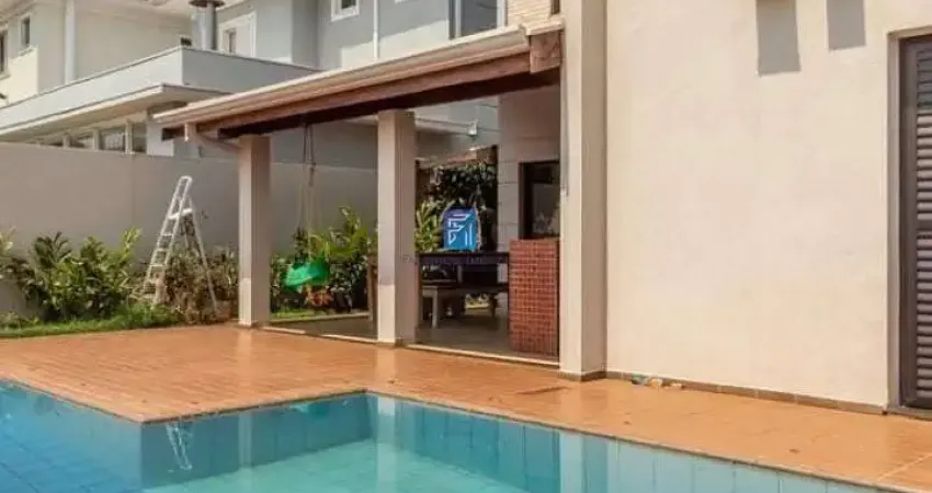 Casa a venda com 4 dormitórios sendo 2 suítes no Condomínio