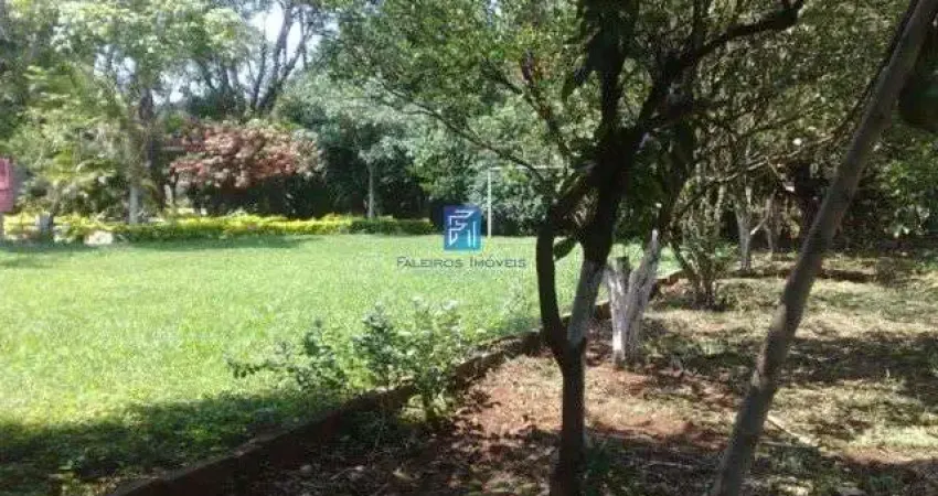 Chácara a venda com 2 dormitórios sendo 1 suíte no Condomíni