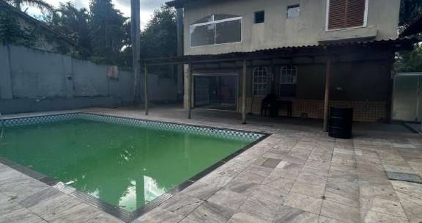 Casa com 4 quartos para alugar em Belo Horizonte