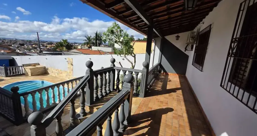 Casa com 2 quartos à venda no Jardim Leblon, Belo Horizonte 
