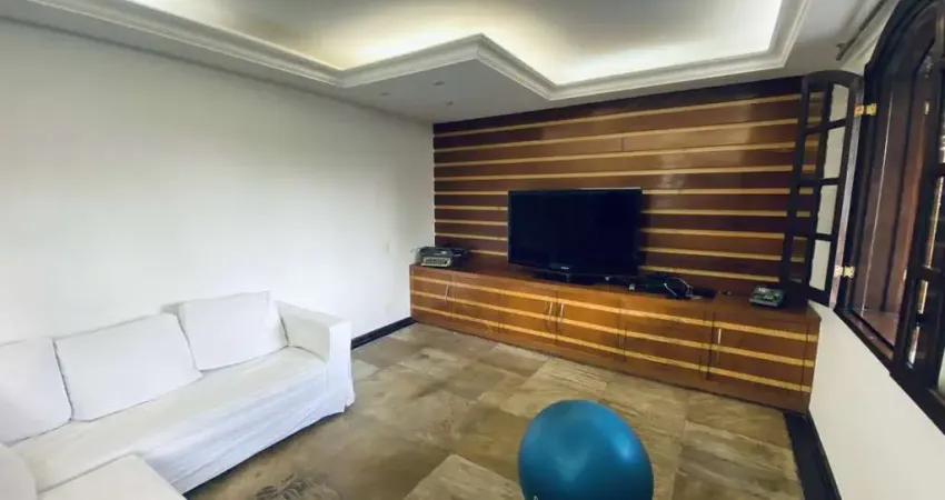 Casa com 4 quartos para alugar em São Luiz, Belo Horizonte