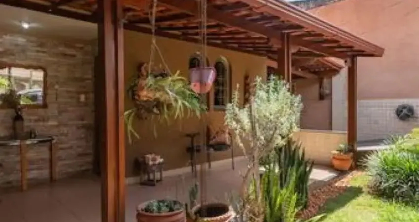 Casa com 3 quartos à venda no Alípio de Melo, Belo Horizonte 