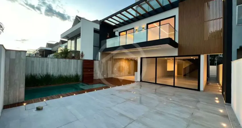 Casa Triplex com 6 Suítes à venda no Condomínio Art Life - Recreio dos Bandeirantes/RJ, Zona Oeste