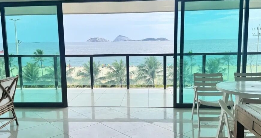 Apartamento Frontal ao Mar com 4 Quartos à venda na Av Vieira Souto