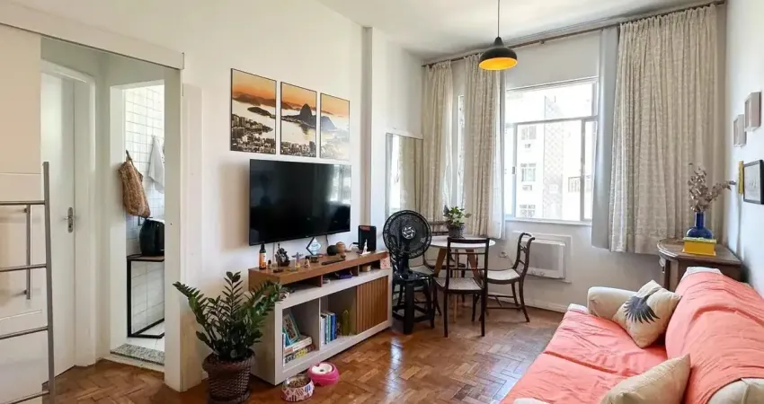 Apartamento quarto e sala com 50m2 para vender em copacabana, quadra da praia, zona sul, rio de janeiro