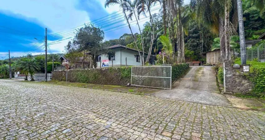 Casa com 3 dormitórios à venda, 172 m² por r$ 900.000,00 - centro - pomerode/sc