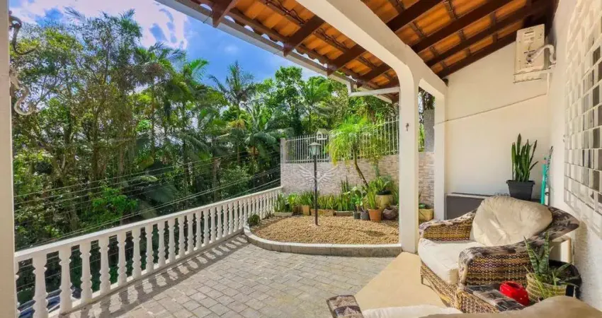 Casa com 3 dormitórios à venda, 258 m² por r$ 770.000,00 - fortaleza - blumenau/sc