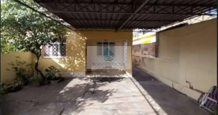 Casa à Venda em São João de Meriti-RJ, Bairro Agostinho Porto 3 quartos, 1 sala, 1 banheiro, 2 vagas de garagem - 92m².