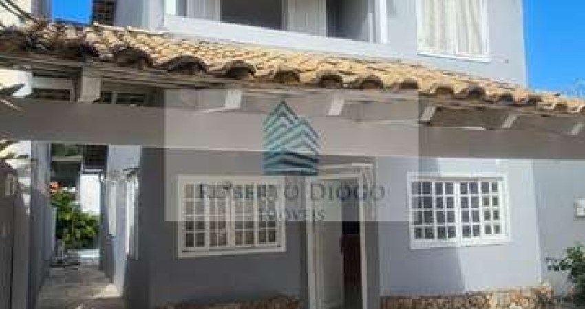 Luxuosa casa à venda em Piratininga, Niterói-RJ: 3 quartos, 1 suíte, 2 salas, 3 banheiros, 2 vagas, 147m².