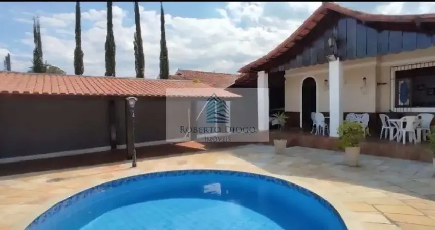Imperdível Casa à Venda em Itaipu, Niterói-RJ: 2 Quartos, 1 Suíte, 1 Sala, 3 Banheiros, 5 Vagas e 90m² de Área!