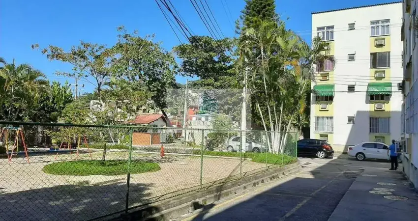 Excelente oportunidade de investimento: apartamento à venda em rio de janeiro-rj, bairro camorim, 2 quartos, 1 sala, 1 banheiro, 1 vaga de garagem, 50m².