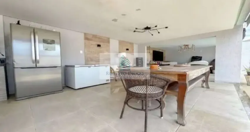 Casa à venda em maricá-rj: 2 quartos, 1 sala, 3 banheiros, 5 vagas de garagem, 141 m² no jardim atlântico leste. venha conferir!