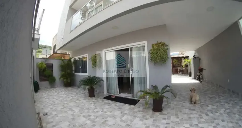 Impecável casa em condomínio na taquara, rio de janeiro-rj: 3 quartos, 1 suíte, 2 banheiros e 3 vagas de garagem!