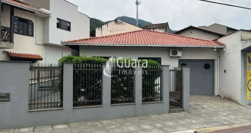 Casa para Venda em Jaraguá do Sul / SC no bairro Ilha da Figueira