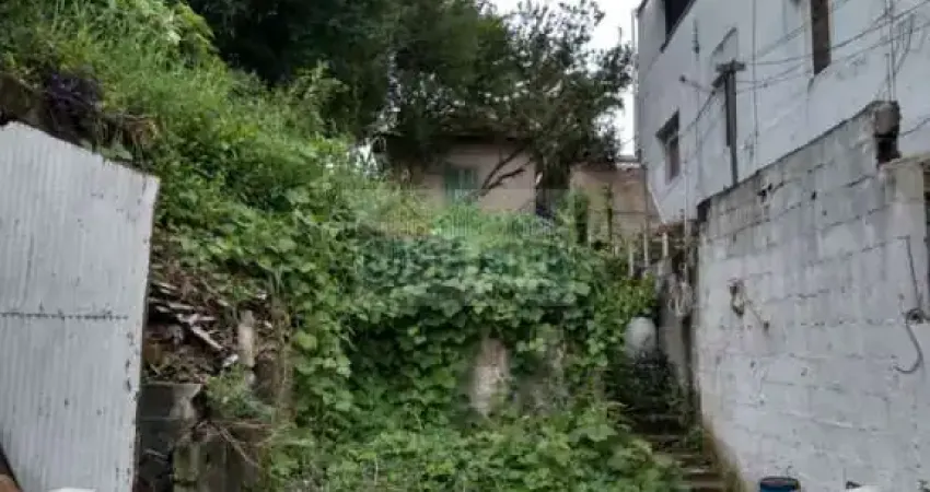 Terreno residencial com 320 m² à venda na Vila Maria Alta, para construir ou revitalizar