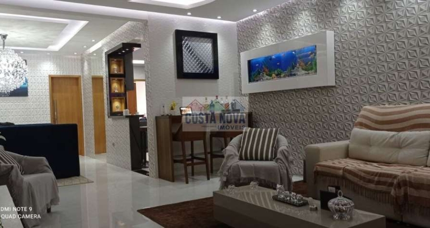 Casa térrea sobreposta 250m², 3 dormitórios (3 suítes), 6 banheiros, 2 vagas na Ponta da Praia