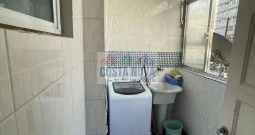 Apartamento com 3 quartos, 2 banheiros, 1 vaga, a 3 quadras da praia do Boqueirão
