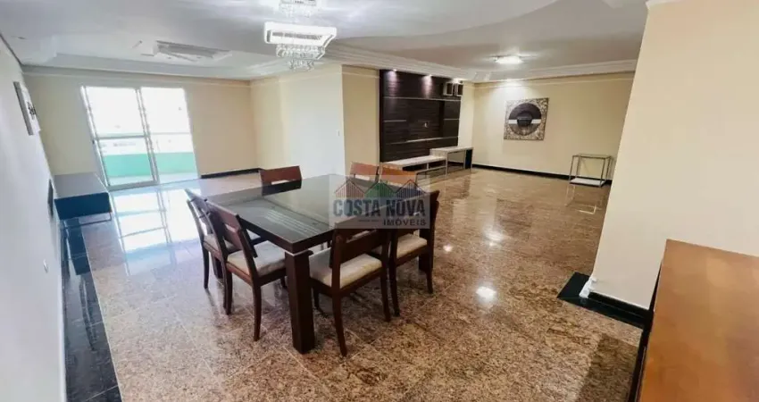 Apartamento com 3 quartos, sendo 2 suíte e 1 com closet, 5 banheiros, 4 vagas. canto do forte