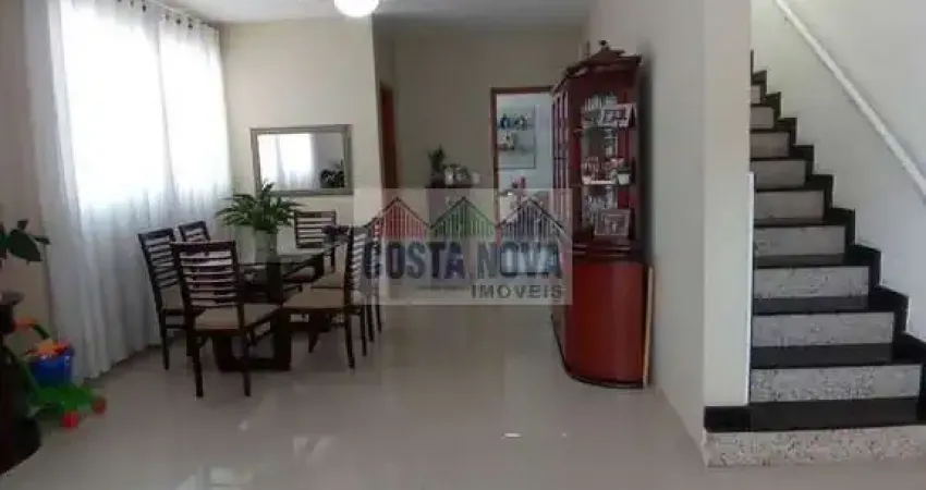 Casa sobrado, 6 quartos sendo 2 suítes, 4 banheiros, 1 vaga. bairro aparecida
