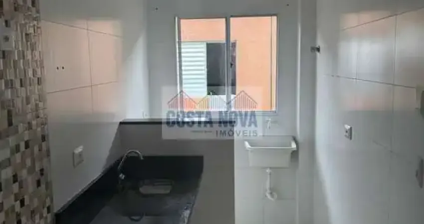 Casa sobreposta em condomínio fechado no bairro Melvi em Praia Grande