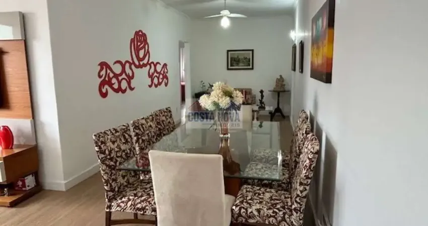 Apartamento com 3 dormitórios, sendo 1 suíte, 190 m², a 400 metros da praia