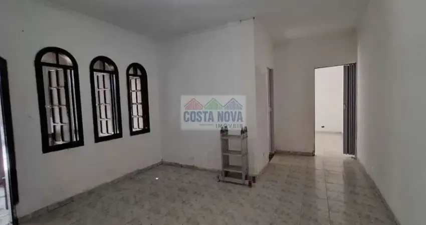 Casa a venda com mais 2 lojas no terreno no bairro Anhanguera em Praia Grande-SP