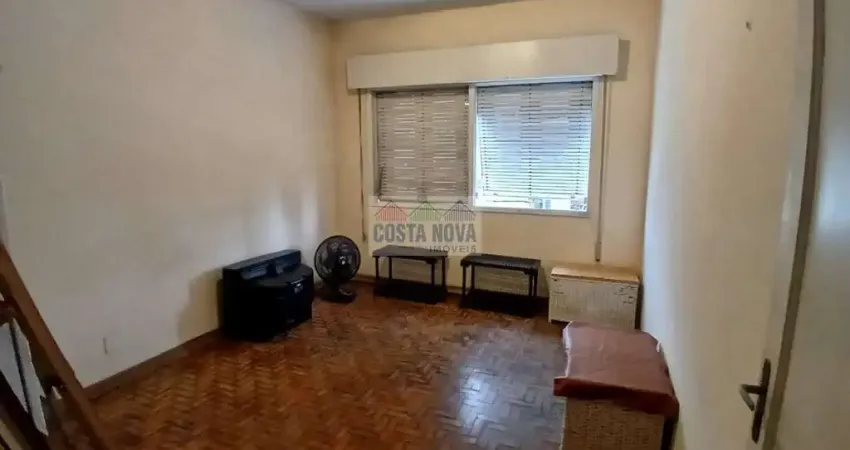 Casa à venda com 267m², 4 quartos, 3 salas, 1 cozinha, 2 vagas á 8min da praia em São Vicente