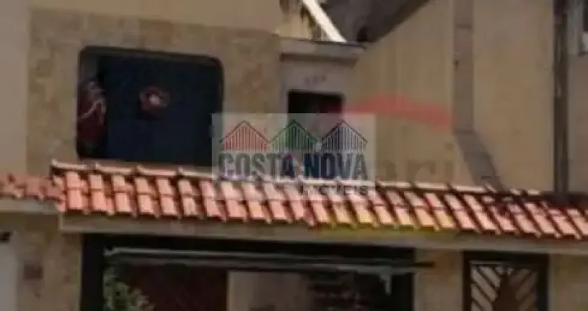 Sobrado à venda com 200m², 3 quartos, 1 suíte, 2 salas, 2 vagas e espaço gourmet no bairro Tucuruvi