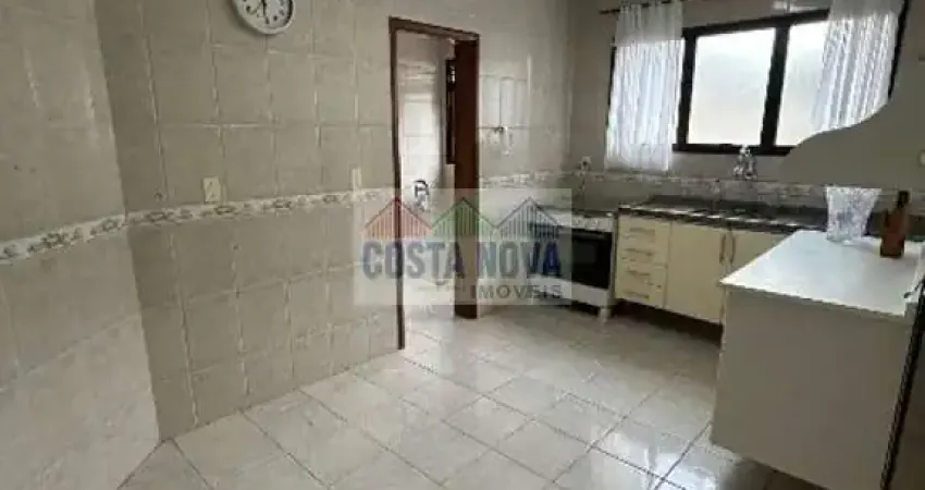 Amplo apto 2 dormitórios com varanda e vaga demarcada no Marapé ? 81m² e lazer no prédio