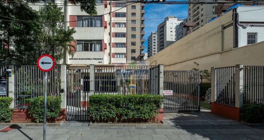 Apartamento para locação com 4m², 1 quarto, 1 cozinha, 1 sala, 1 vaga e área de serviço no Itaim