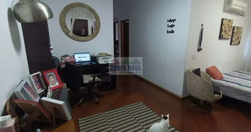 Apartamento com 122m², 2 quartos + dependência e garagem na Av. Washington Luiz