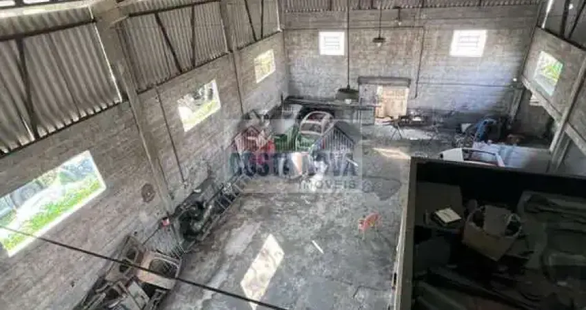 Galpão comercial de 330m² próximo a rodovia dos imigrantes em são vicente, com edícula é mezanino