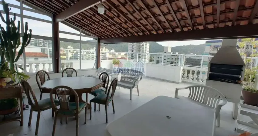 Cobertura em condomínio de alto padrão, localizado em região privilegiada da praia da enseada