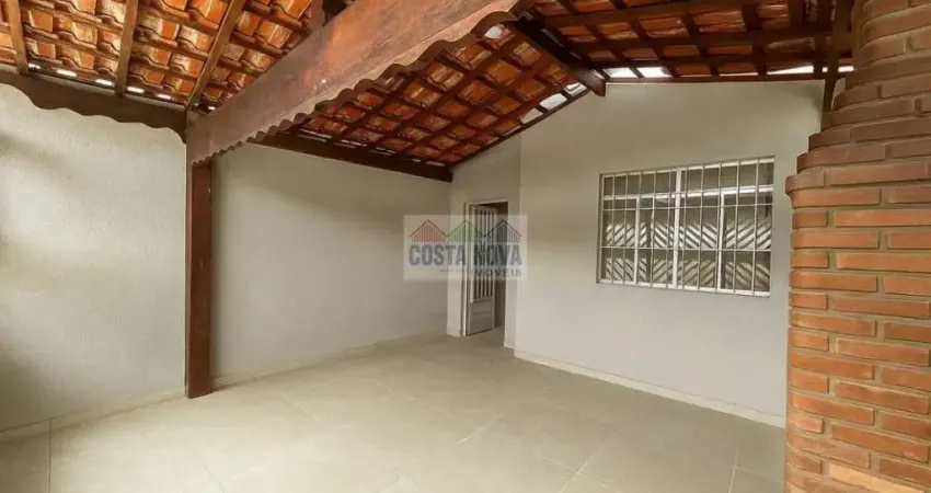 Casa reformada a 800m da praia com 3 quartos na ocian - praia grande - sp