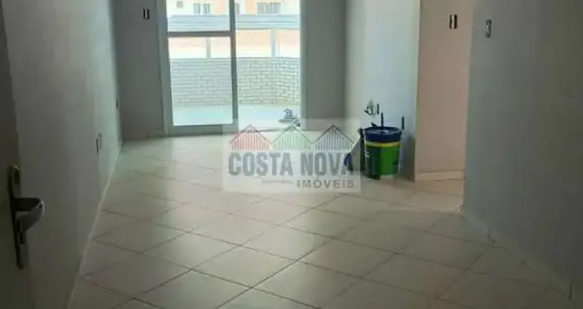 Apartamento vago, 2 dormitórios, 1 banheiro,1 vaga de garagem, próximo a praia da guilhermina