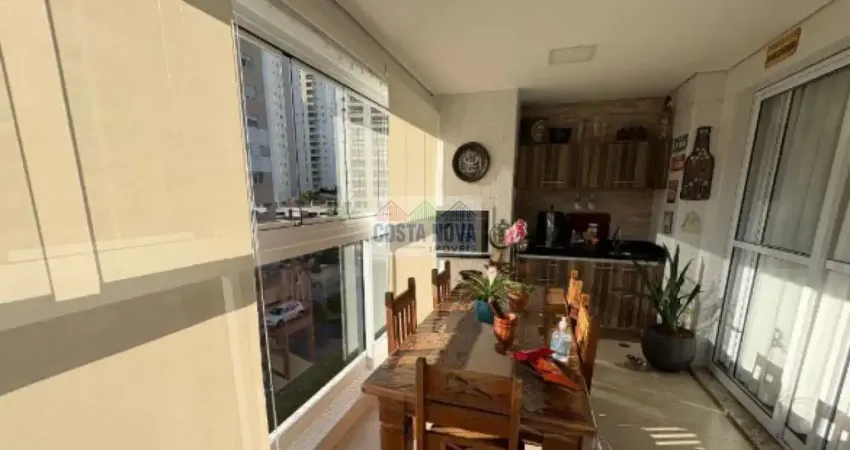 Apartamento a venda com 3 dormitórios sendo 1 suíte, 2 vagas demarcadas. porteira fechada