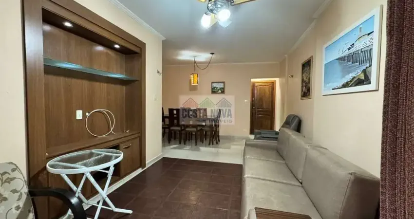 Apartamento mobiliado em frente à praia, 2 dorms, elevador, 2 vagas e piscina