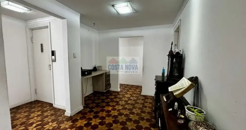 Apto 3 dormitórios com elevador privativo e vaga na ponta da praia e perto do mar