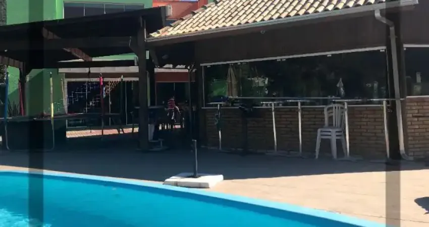 Casa 3 suítes, com grande área de lazer, Praia de Taquaras, Balneário Camboriú, SC.