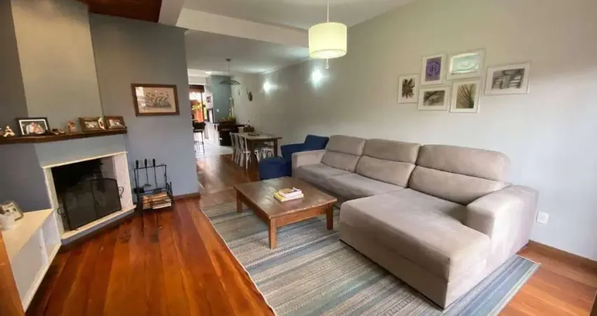 Casa com 3 dormitórios para alugar, 182 m² por R$ 6.721,00/mês - Espírito Santo - Porto Alegre/RS