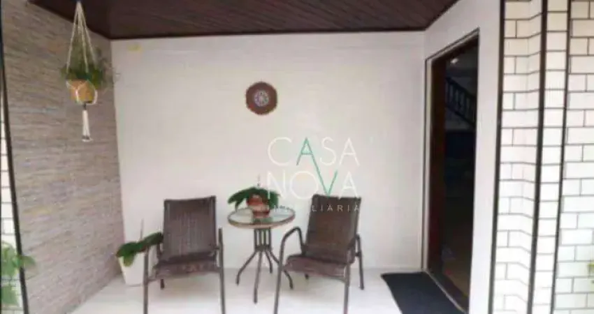 Sobrado com 3 dormitórios à venda, 84 m² por R$ 365.000,00 - Vila Cascatinha - São Vicente/SP