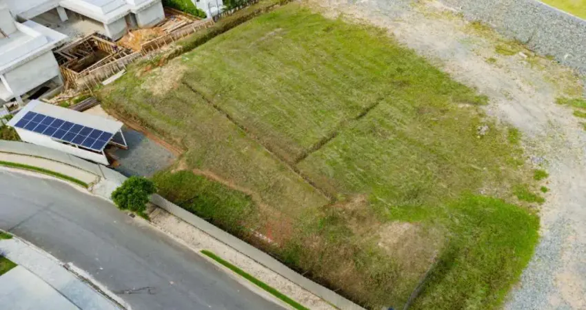 Terreno à venda na Rua Orleans, 833, América, Joinville