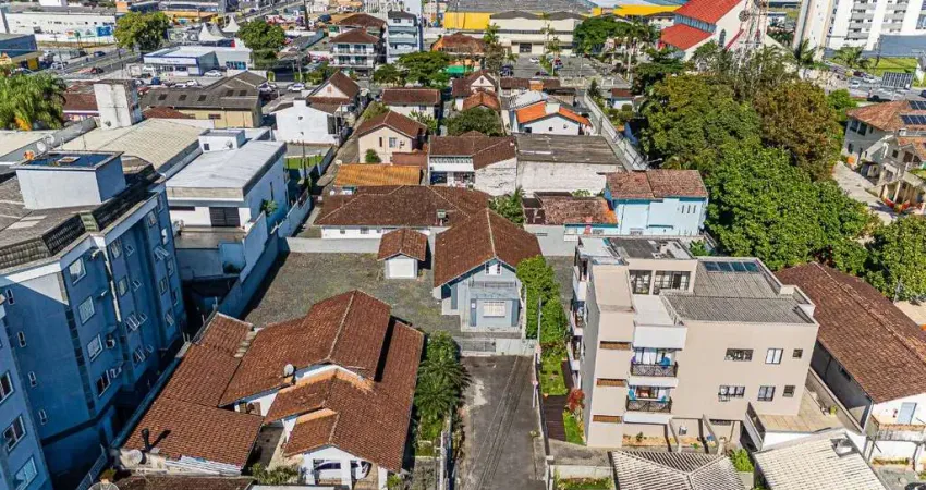 Terreno à venda na Servidão Bucarein, 1001, Bucarein, Joinville