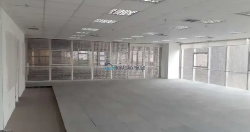 Sala a Venda com167m² área útil, 4 vagas de garagem, segurança total, Trianon.