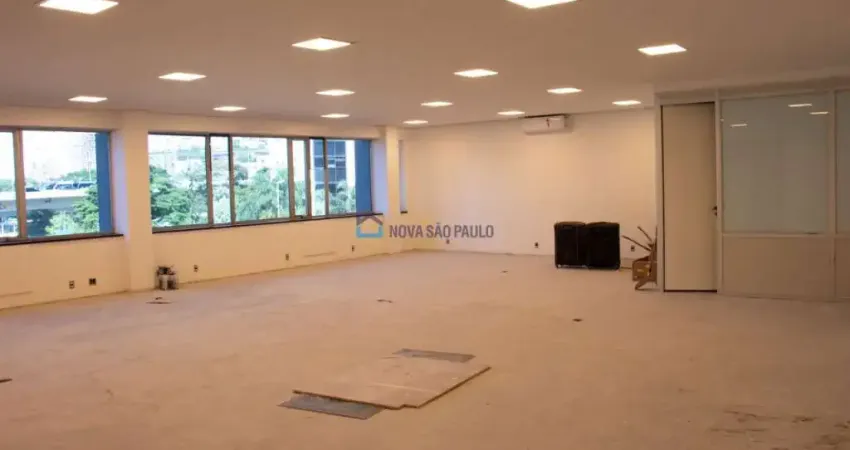 Conjunto comercial na Vila Olímpia