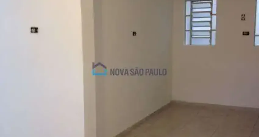 Casa com 01 Dormitório e 02 vagas de garagem !! Jabaquara