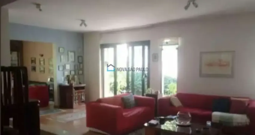 Casa Locação na Chácara Flora 359 m2| 4 suítes| sala| 7 banheiros| 4 vagas