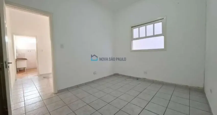 Casa térrea de 40 m² na Saúde A 200 metros do Metrô Praça da Arvore