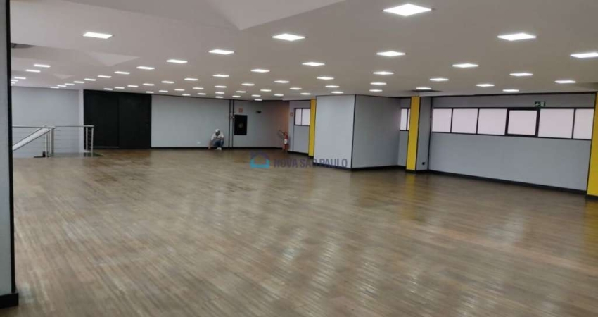 Prédio comercial com 287 m²